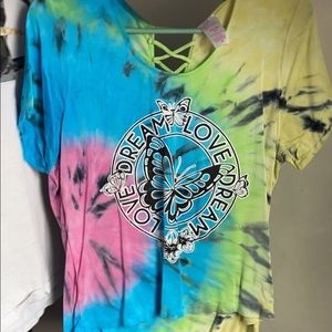 girls short sleeves shirt , size- XXL, brand- NOOB, color- multicolored